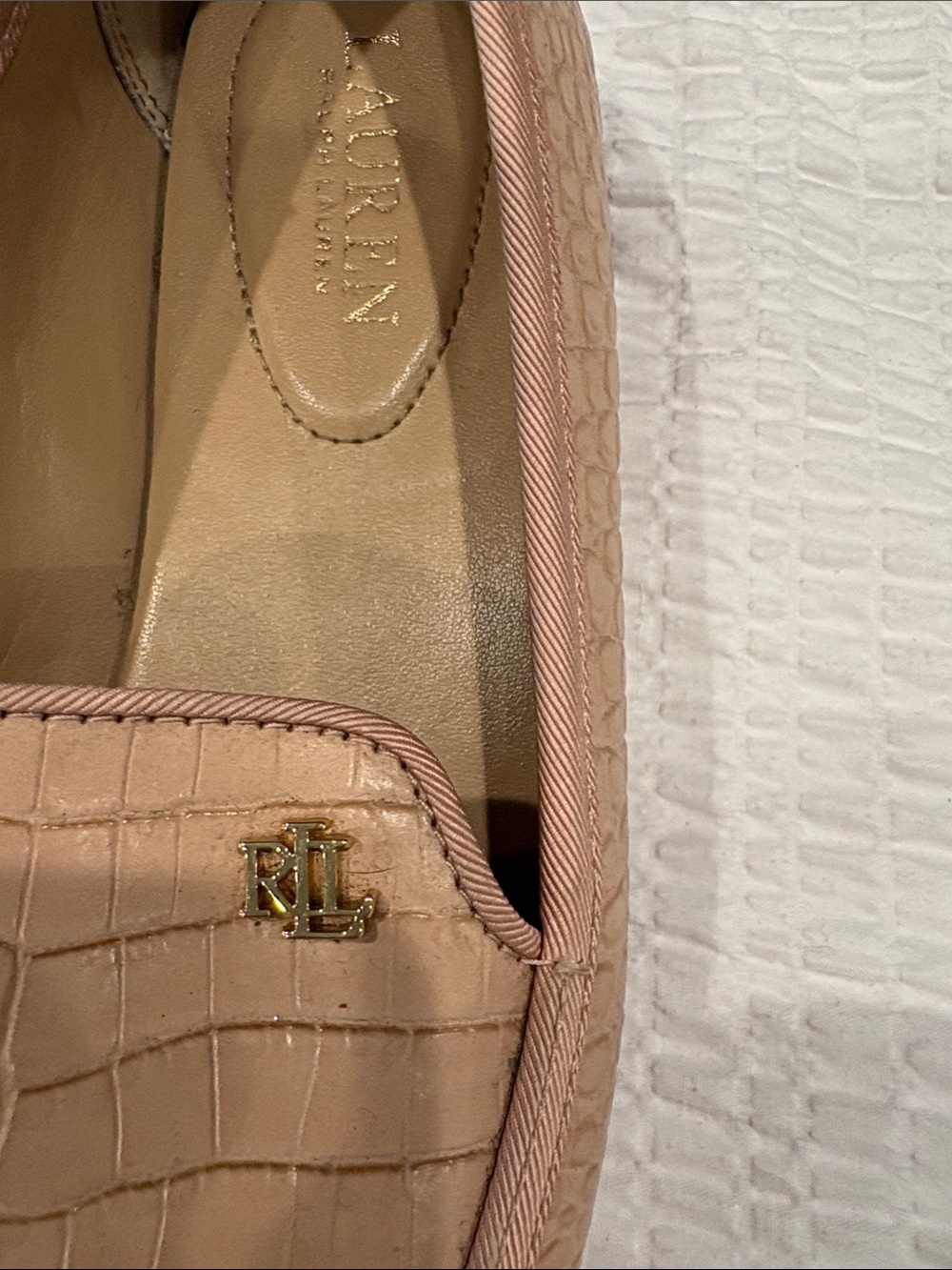 Ralph Lauren Blush Pink Croc-Embossed Leather Flats
Size 8 - Picture 5 of 6